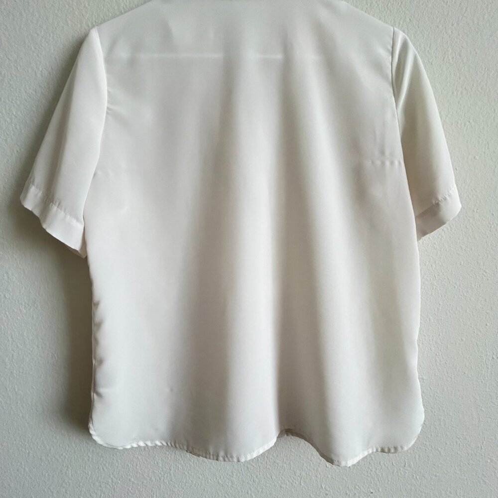 Liz Baker Essentials Blouse – Size M – Classic Ivory - Picture 10 of 13